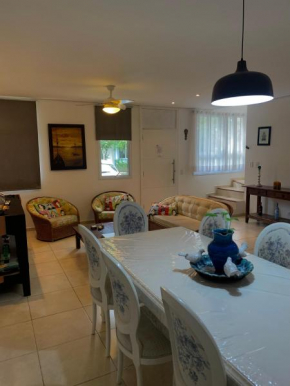 Casa em Condomínio 3 suítes